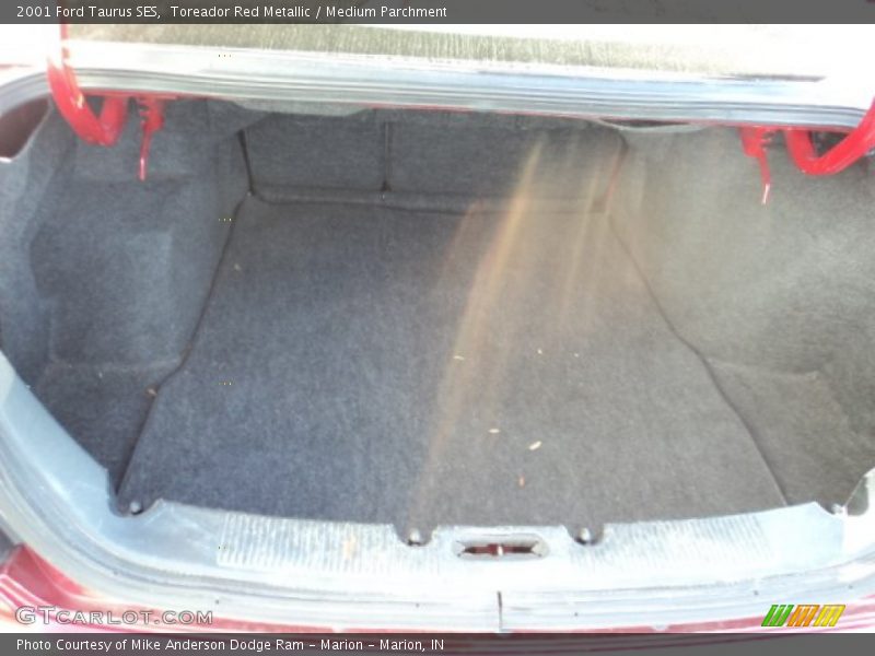 Toreador Red Metallic / Medium Parchment 2001 Ford Taurus SES
