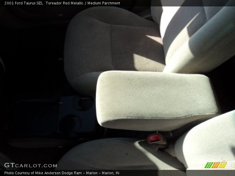 Toreador Red Metallic / Medium Parchment 2001 Ford Taurus SES