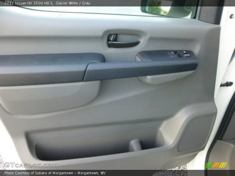 Glacier White / Gray 2013 Nissan NV 3500 HD S