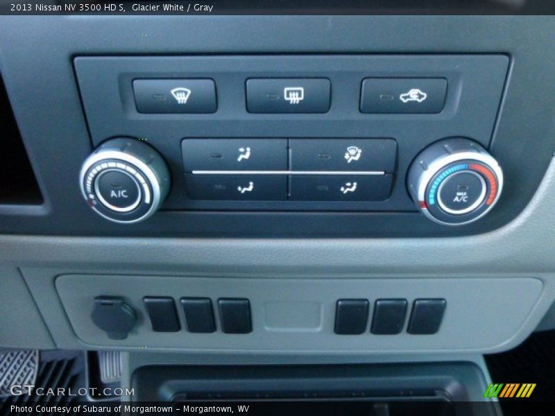 Glacier White / Gray 2013 Nissan NV 3500 HD S