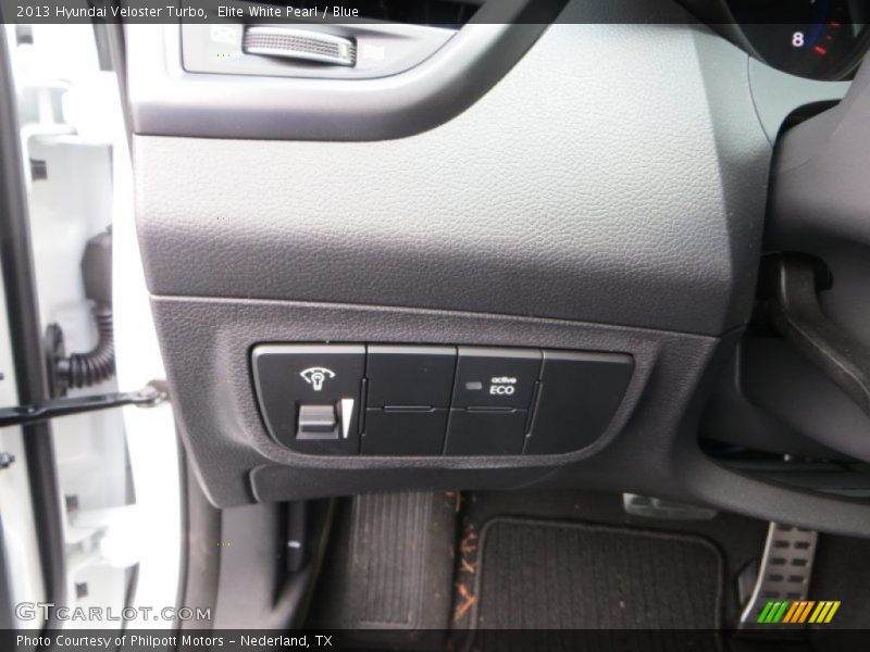 Elite White Pearl / Blue 2013 Hyundai Veloster Turbo