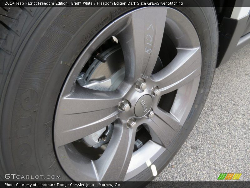 Bright White / Freedom Edition Dark Slate Gray/Silver Stitching 2014 Jeep Patriot Freedom Edition