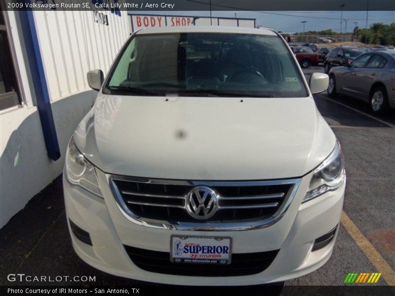 Calla Lilly White / Aero Grey 2009 Volkswagen Routan SE