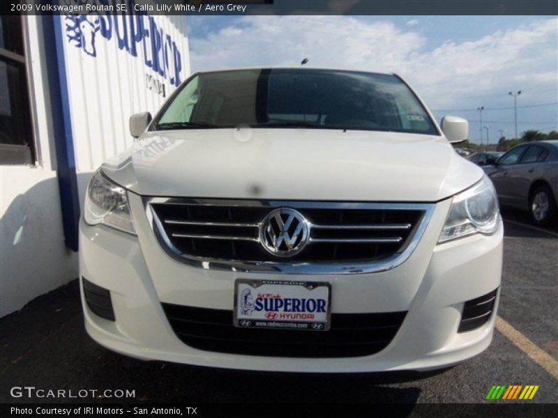 Calla Lilly White / Aero Grey 2009 Volkswagen Routan SE