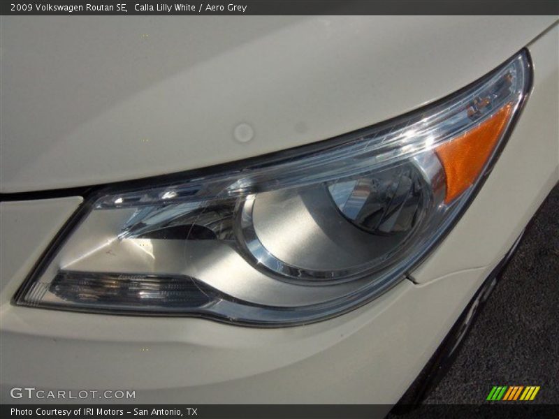 Calla Lilly White / Aero Grey 2009 Volkswagen Routan SE