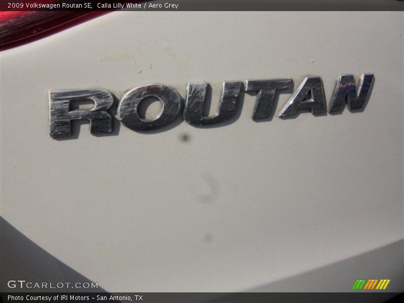 Calla Lilly White / Aero Grey 2009 Volkswagen Routan SE
