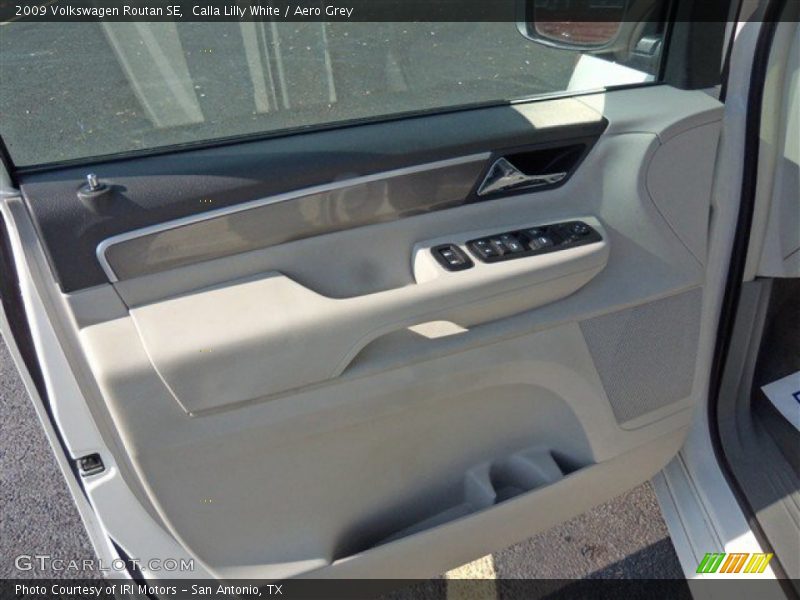 Calla Lilly White / Aero Grey 2009 Volkswagen Routan SE