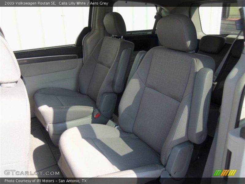 Calla Lilly White / Aero Grey 2009 Volkswagen Routan SE
