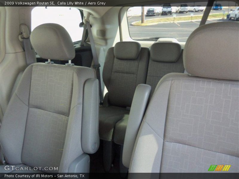 Calla Lilly White / Aero Grey 2009 Volkswagen Routan SE