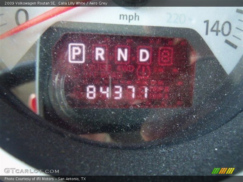 Calla Lilly White / Aero Grey 2009 Volkswagen Routan SE