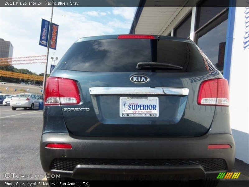 Pacific Blue / Gray 2011 Kia Sorento LX