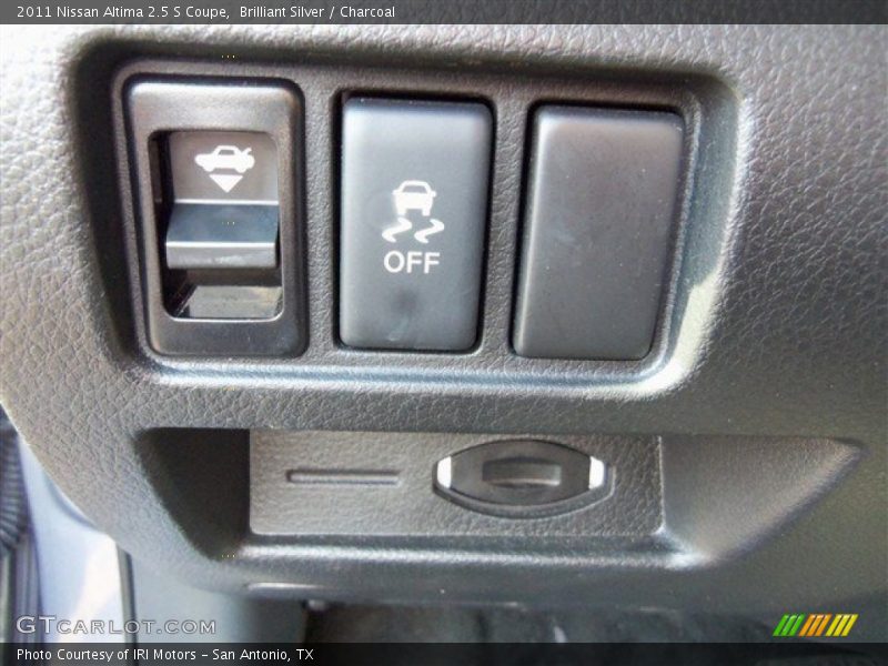 Brilliant Silver / Charcoal 2011 Nissan Altima 2.5 S Coupe