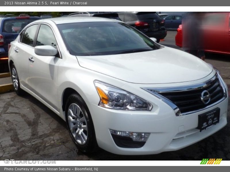 Pearl White / Charcoal 2013 Nissan Altima 2.5 S