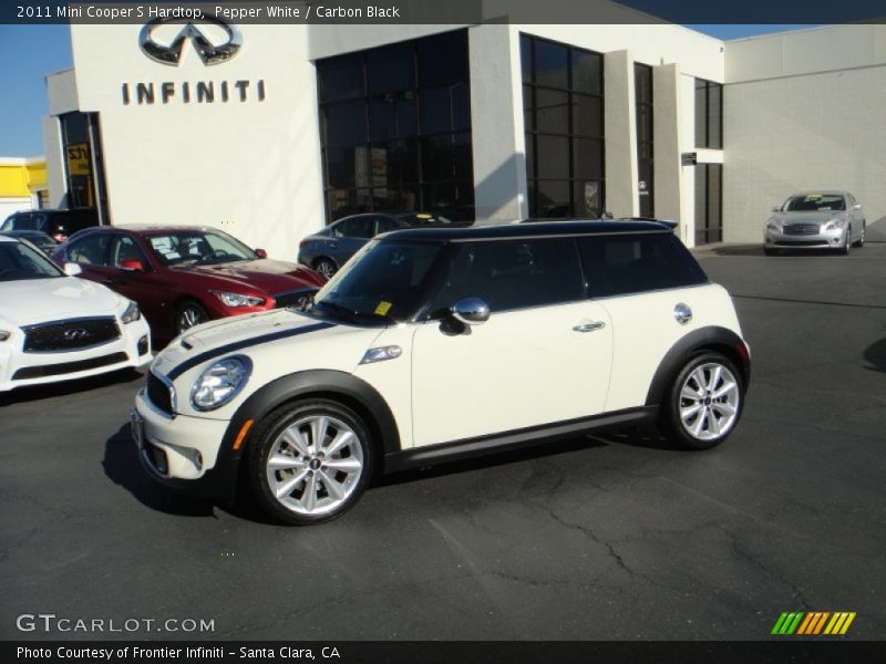 Pepper White / Carbon Black 2011 Mini Cooper S Hardtop