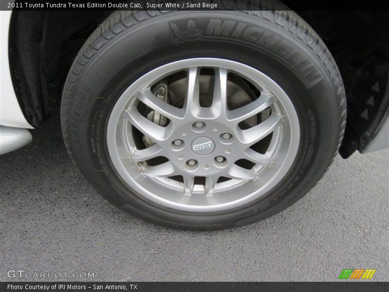 Super White / Sand Beige 2011 Toyota Tundra Texas Edition Double Cab
