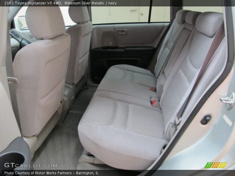 Millenium Silver Metallic / Ivory 2003 Toyota Highlander V6 4WD