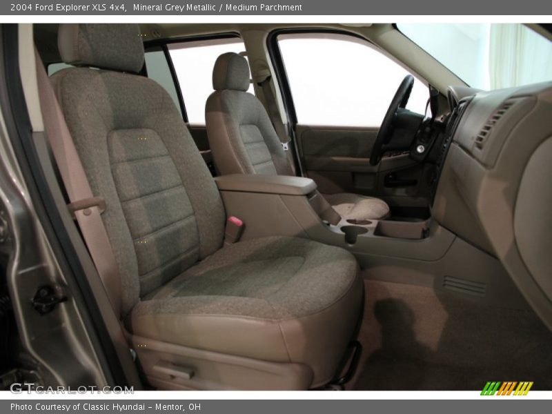 Mineral Grey Metallic / Medium Parchment 2004 Ford Explorer XLS 4x4