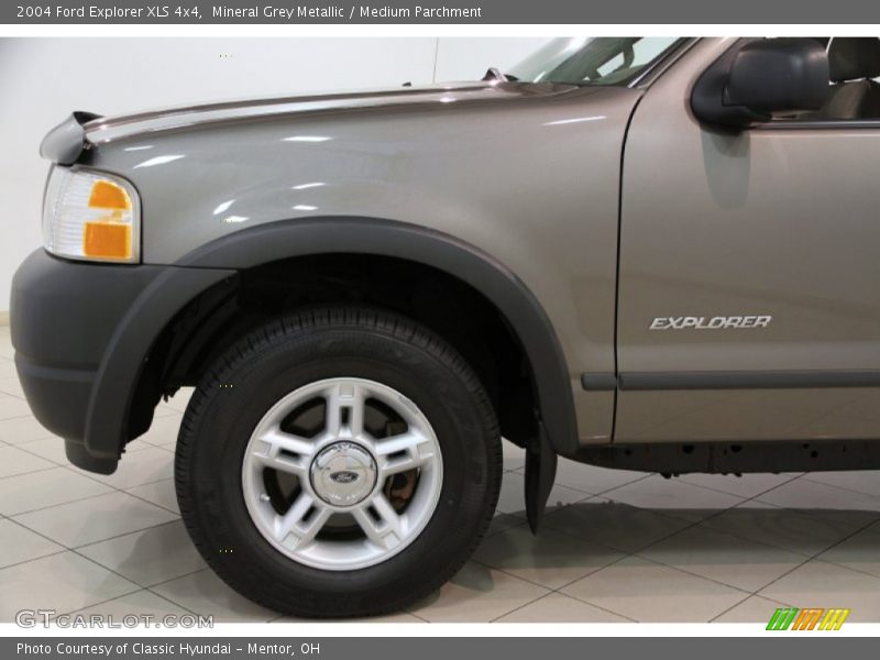 Mineral Grey Metallic / Medium Parchment 2004 Ford Explorer XLS 4x4