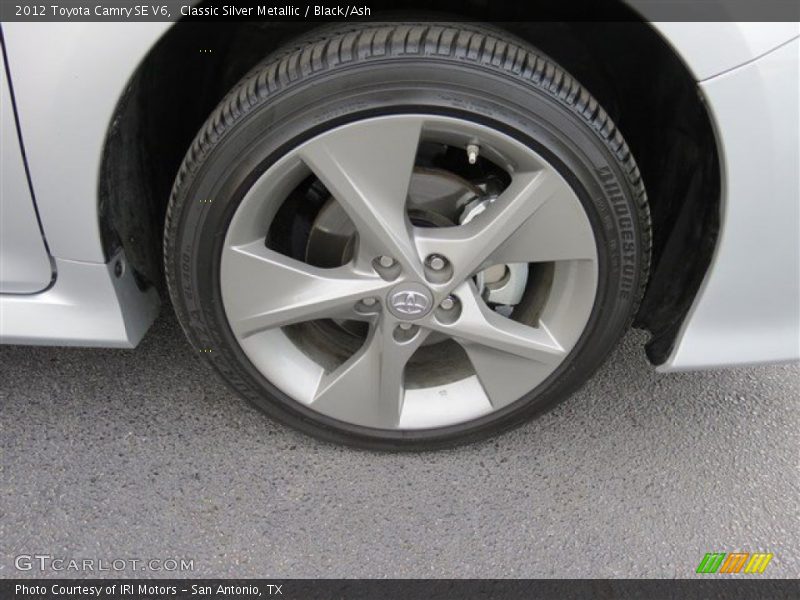 Classic Silver Metallic / Black/Ash 2012 Toyota Camry SE V6