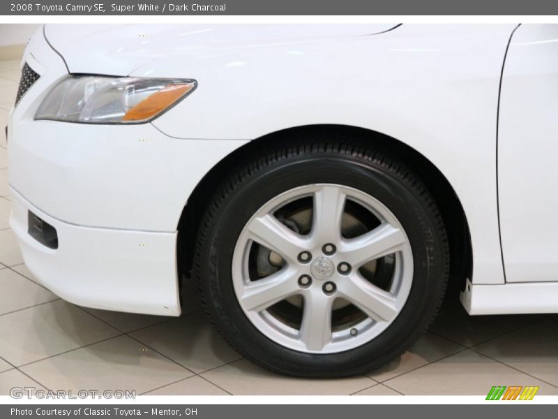 Super White / Dark Charcoal 2008 Toyota Camry SE