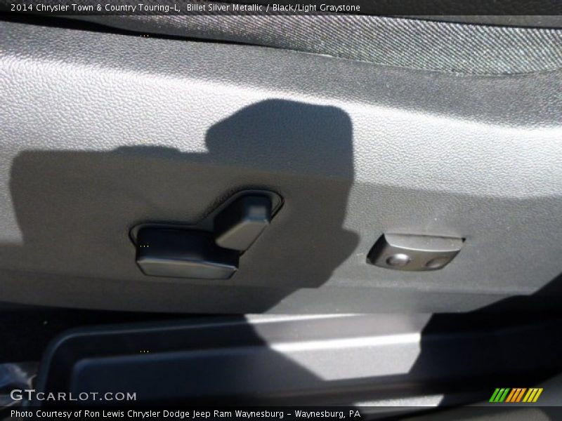 Billet Silver Metallic / Black/Light Graystone 2014 Chrysler Town & Country Touring-L