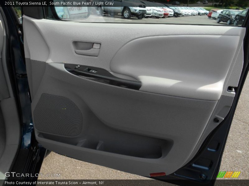 South Pacific Blue Pearl / Light Gray 2011 Toyota Sienna LE