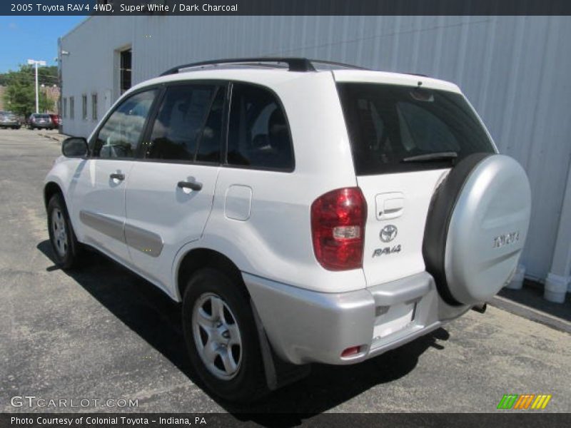 Super White / Dark Charcoal 2005 Toyota RAV4 4WD