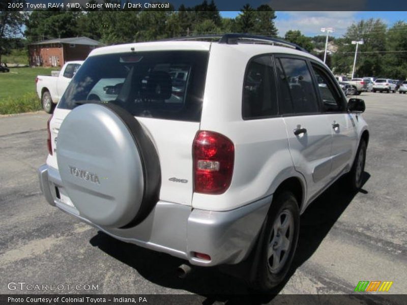 Super White / Dark Charcoal 2005 Toyota RAV4 4WD