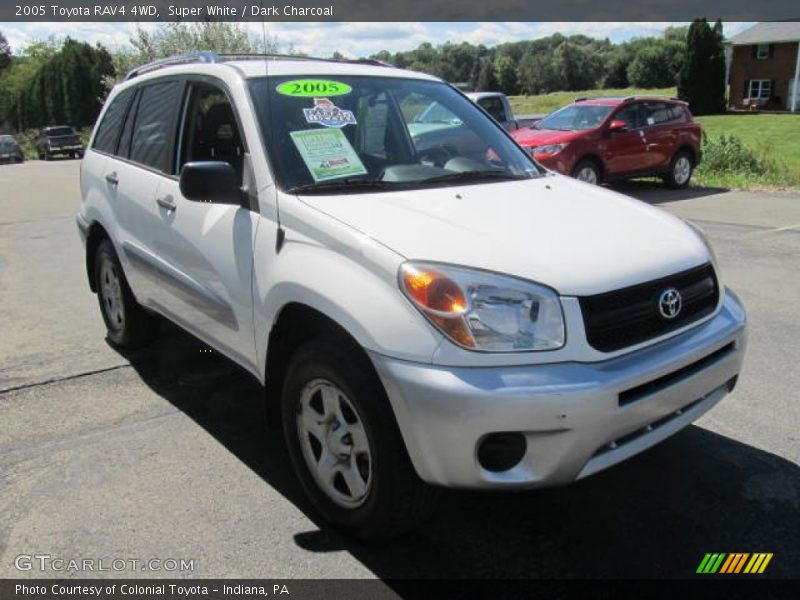 Super White / Dark Charcoal 2005 Toyota RAV4 4WD