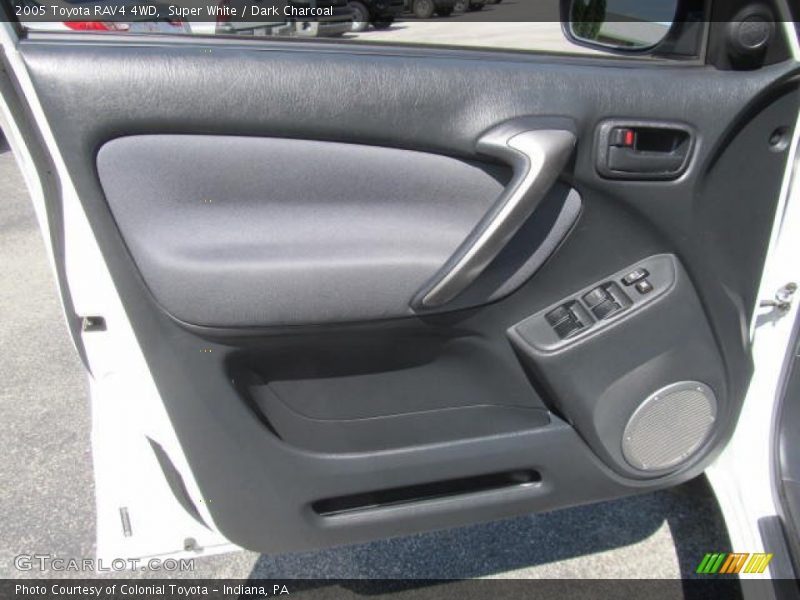 Super White / Dark Charcoal 2005 Toyota RAV4 4WD