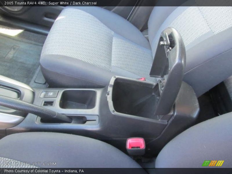 Super White / Dark Charcoal 2005 Toyota RAV4 4WD