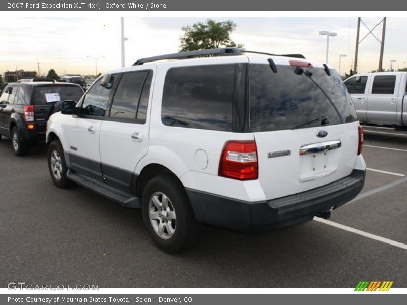 Oxford White / Stone 2007 Ford Expedition XLT 4x4