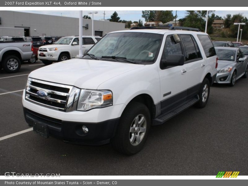 Oxford White / Stone 2007 Ford Expedition XLT 4x4