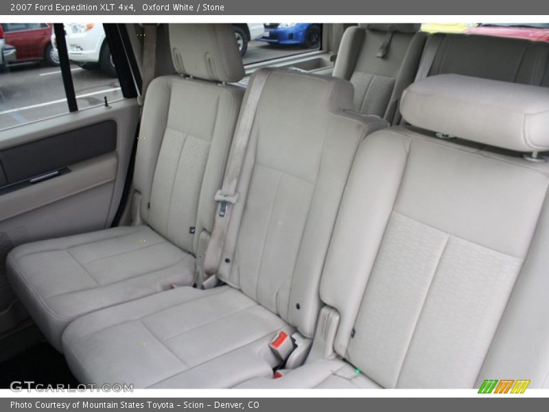 Oxford White / Stone 2007 Ford Expedition XLT 4x4