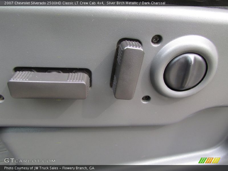 Silver Birch Metallic / Dark Charcoal 2007 Chevrolet Silverado 2500HD Classic LT Crew Cab 4x4