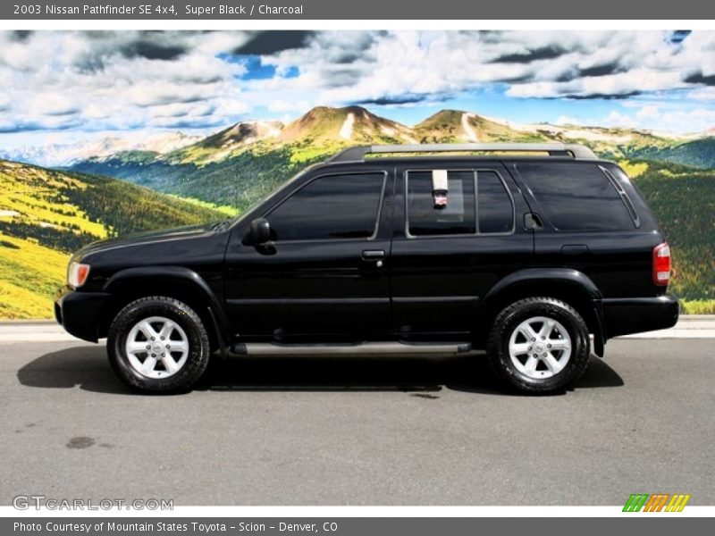 Super Black / Charcoal 2003 Nissan Pathfinder SE 4x4