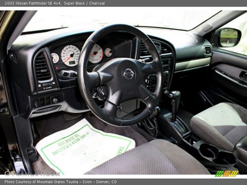 Super Black / Charcoal 2003 Nissan Pathfinder SE 4x4