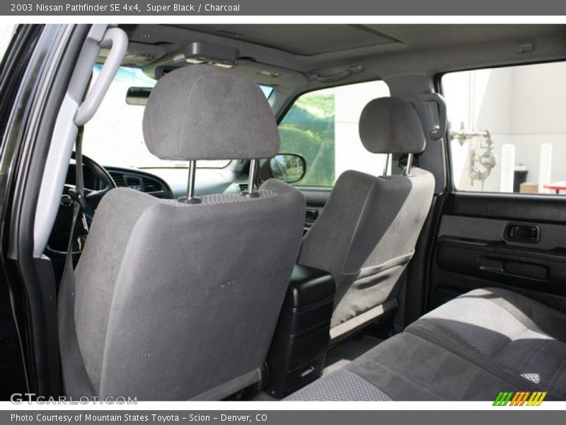 Super Black / Charcoal 2003 Nissan Pathfinder SE 4x4