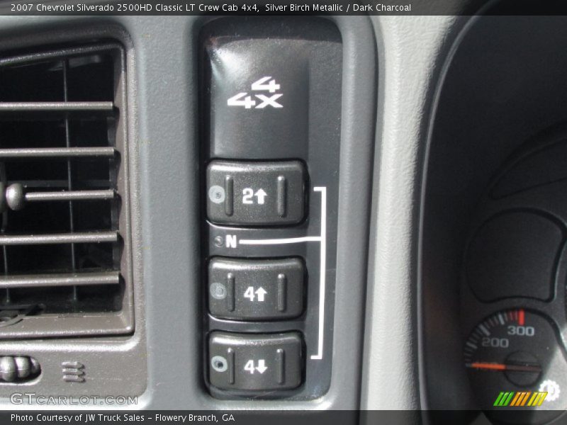 Silver Birch Metallic / Dark Charcoal 2007 Chevrolet Silverado 2500HD Classic LT Crew Cab 4x4