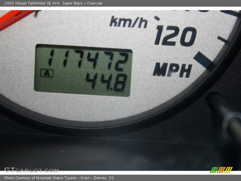 Super Black / Charcoal 2003 Nissan Pathfinder SE 4x4