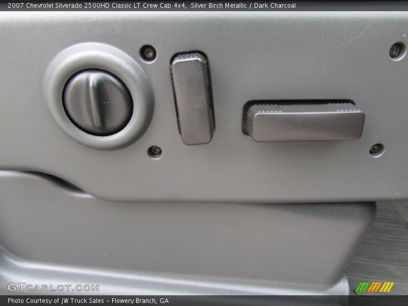 Silver Birch Metallic / Dark Charcoal 2007 Chevrolet Silverado 2500HD Classic LT Crew Cab 4x4