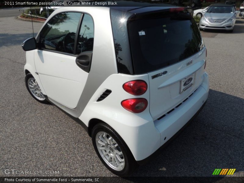 Crystal White / Design Black 2011 Smart fortwo passion coupe