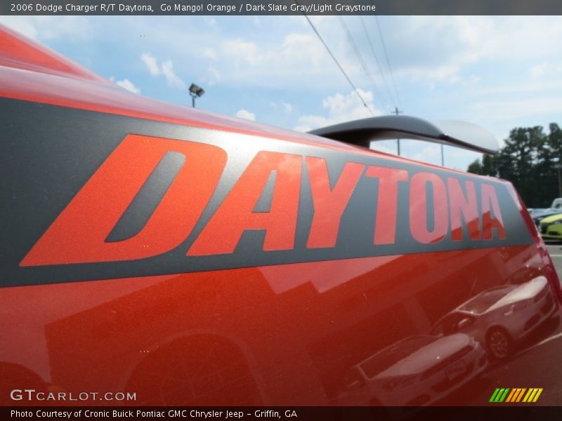 Go Mango! Orange / Dark Slate Gray/Light Graystone 2006 Dodge Charger R/T Daytona
