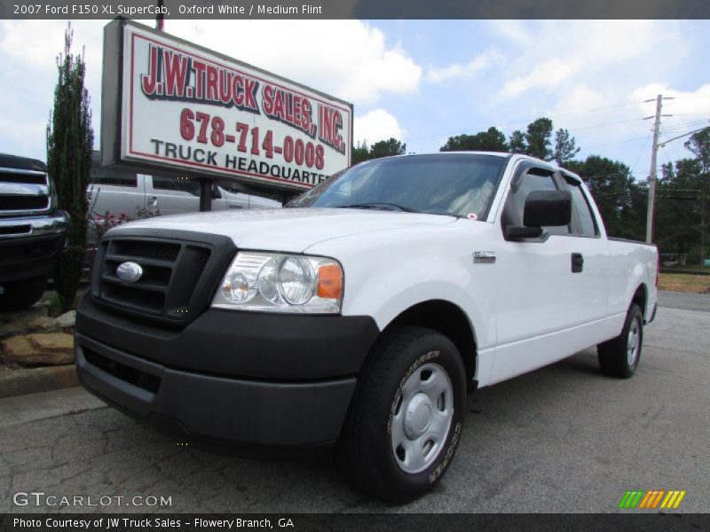 Oxford White / Medium Flint 2007 Ford F150 XL SuperCab