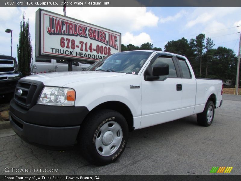 Oxford White / Medium Flint 2007 Ford F150 XL SuperCab