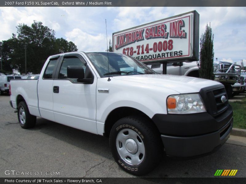 Oxford White / Medium Flint 2007 Ford F150 XL SuperCab