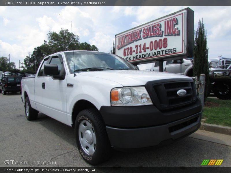 Oxford White / Medium Flint 2007 Ford F150 XL SuperCab
