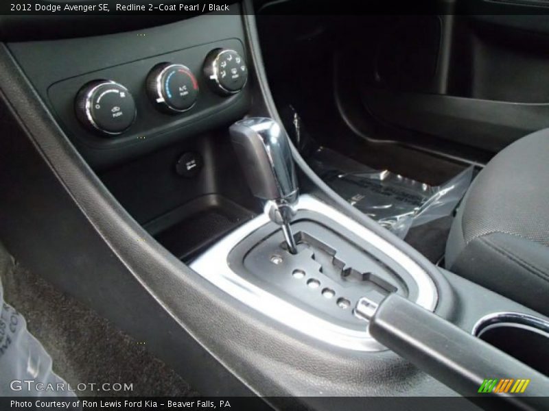 Redline 2-Coat Pearl / Black 2012 Dodge Avenger SE