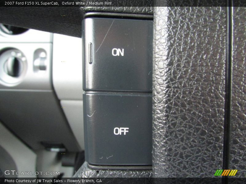 Oxford White / Medium Flint 2007 Ford F150 XL SuperCab