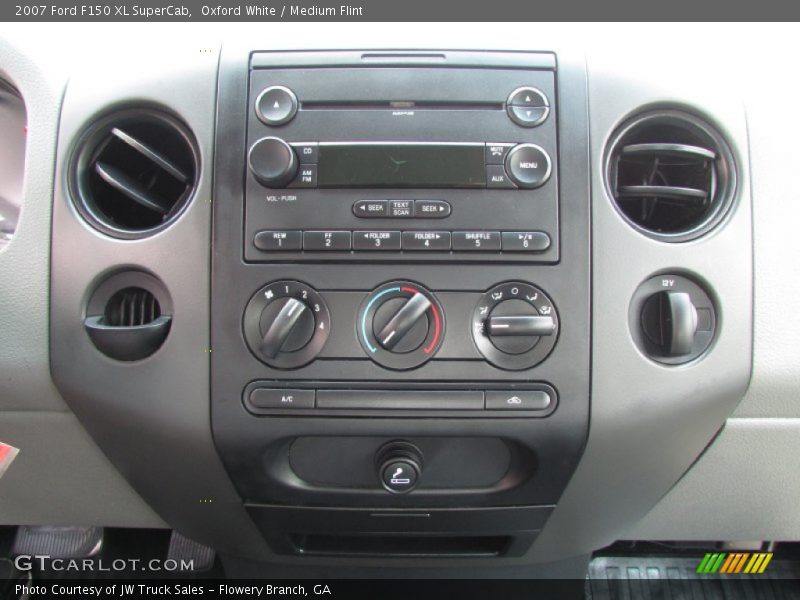 Oxford White / Medium Flint 2007 Ford F150 XL SuperCab